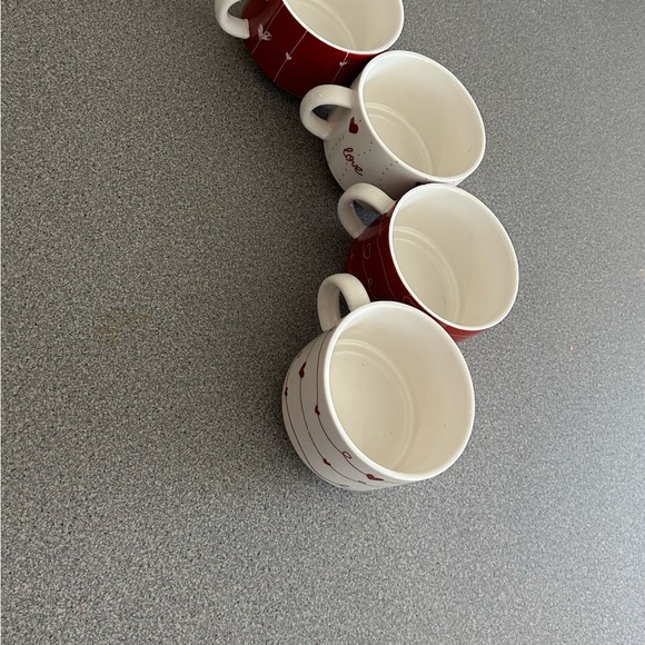 Pier 1 set of 4 stacking ❤️red & white heart ❤️design mugs with holder. - Picture 6 of 8